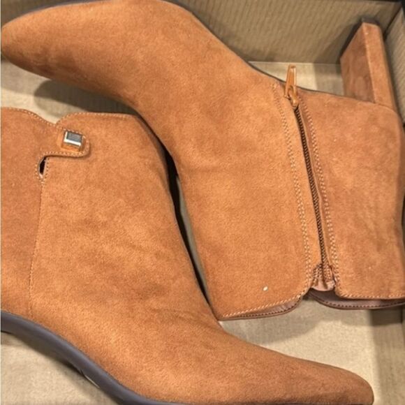 Alfani PAAM cognac Boots - Picture 2 of 2